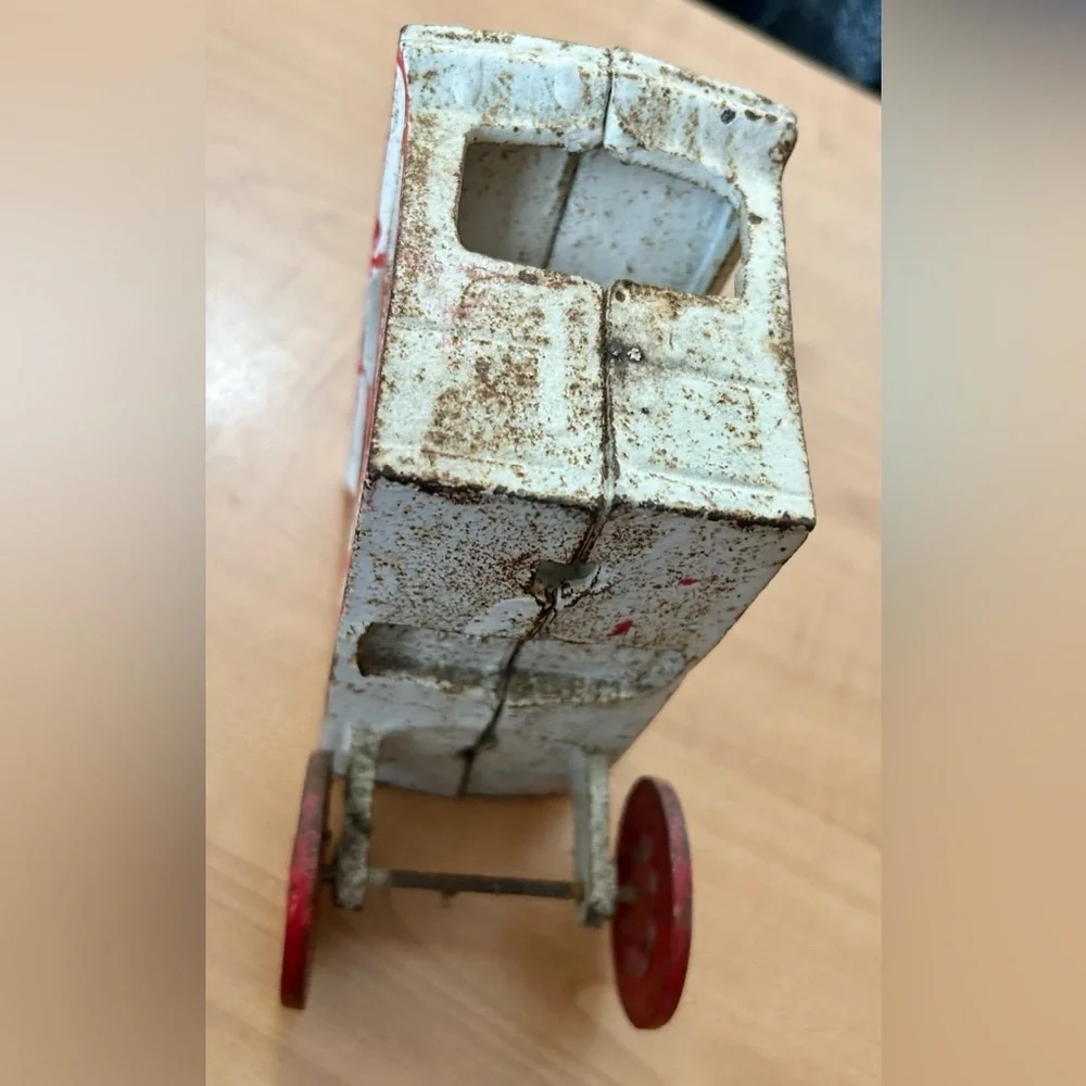 Vintage cast iron fresh milk wagon cart toys